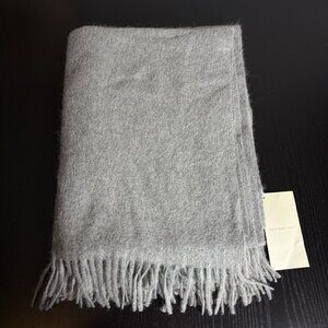 NWT ALICIA ADAMS Alpaca Wool Gray Fringed Patmos Throw Blanket 52" x 68"